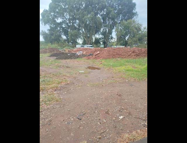 LAND FOR SALE IN RHODESFIELD